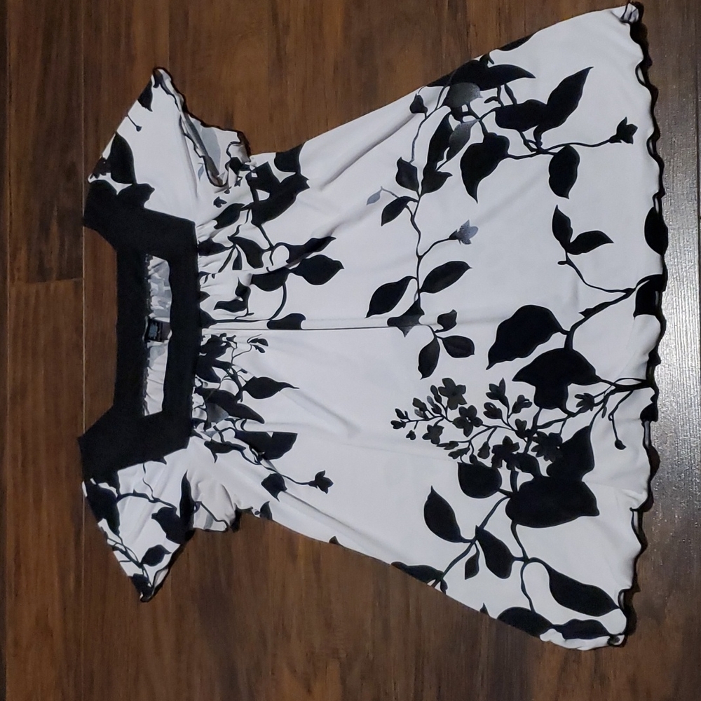 Maurices Square Neck Floral Top